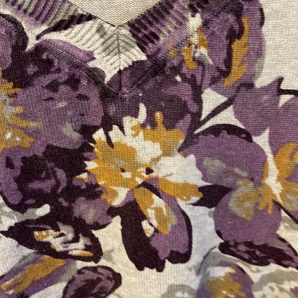 Croft & Barrow V Neck Cotton Sweater Long Sleeve Purple/Lavender/Gold Floral-14 - Picture 2 of 5